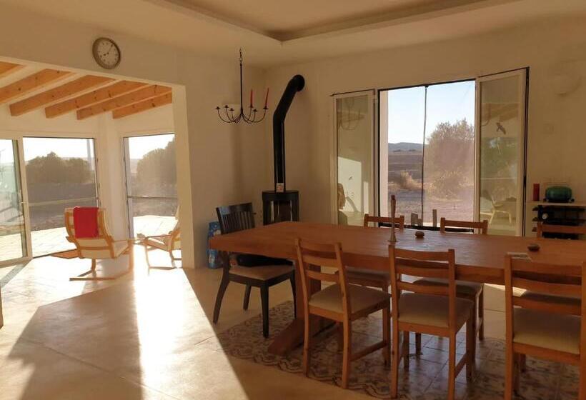 بنسيون Milagro De Algar