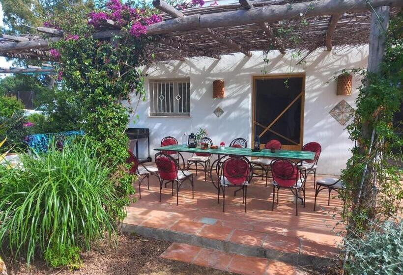 بنسيون Milagro De Algar