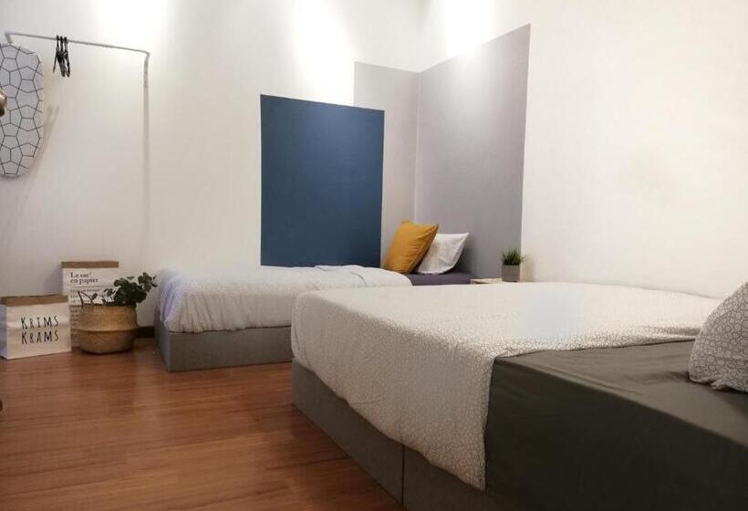 Subang City Residence, 8 9 Pax With Balcony, Walking Distance To Summit, 5min To Sunway