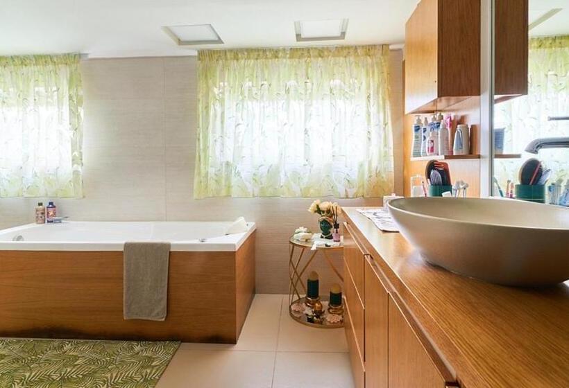 مبيت وإفطار Villa Nadia