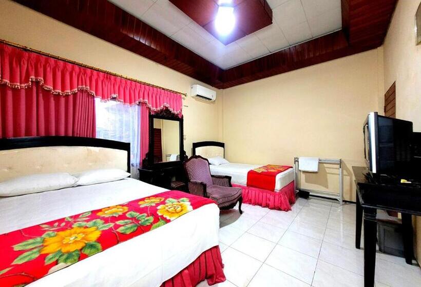 ホテル Dirgahayu Ponorogo