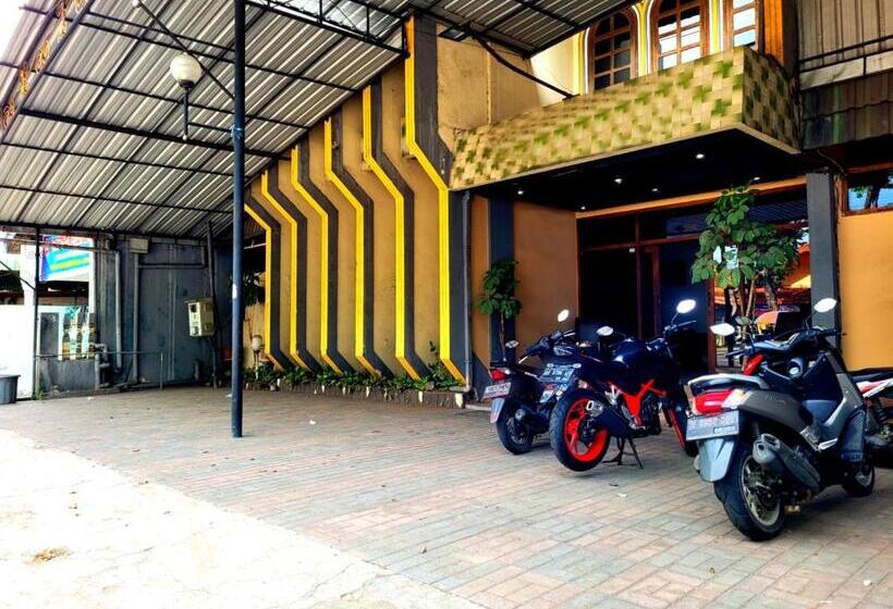 ホテル Dirgahayu Ponorogo