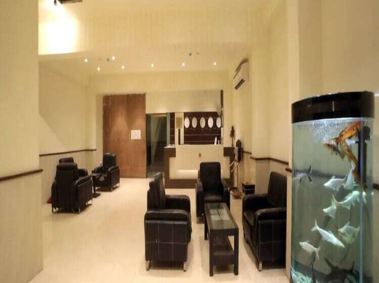Otel Pine Tree