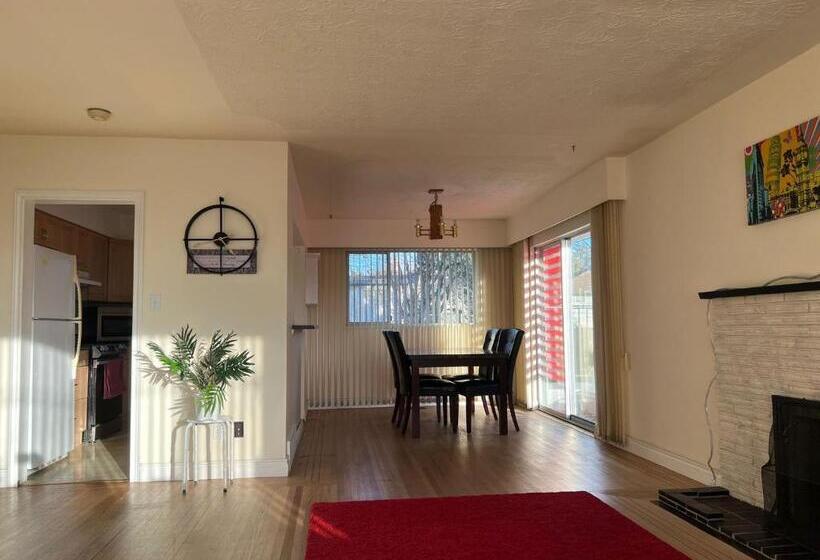 Пансион Private Queen Bed In Delta/surrey With Garden View