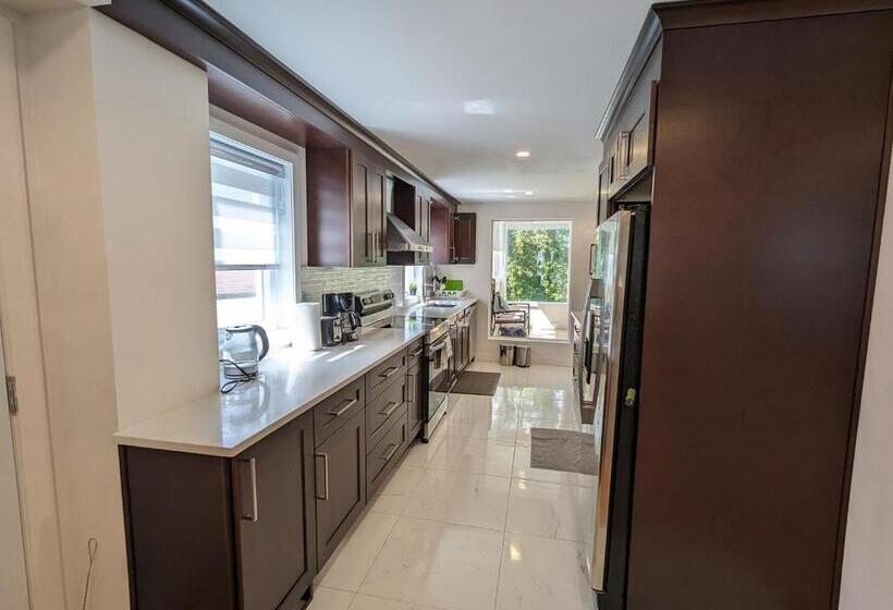 بنسيون Riverview Cottage