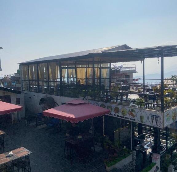 Bed and Breakfast Aati Cafe