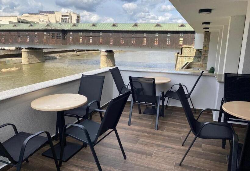 酒店 покрит мост