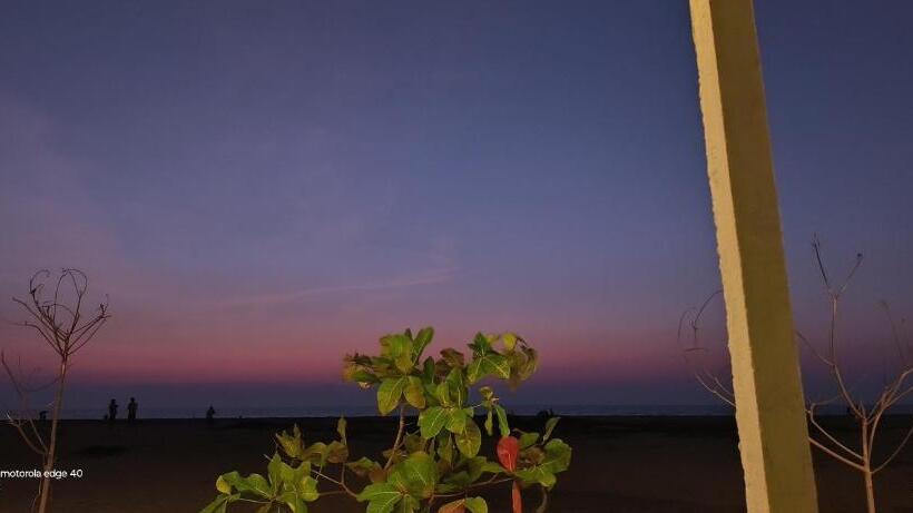酒店 Aisiri Comforts Beach Stay And Cafe