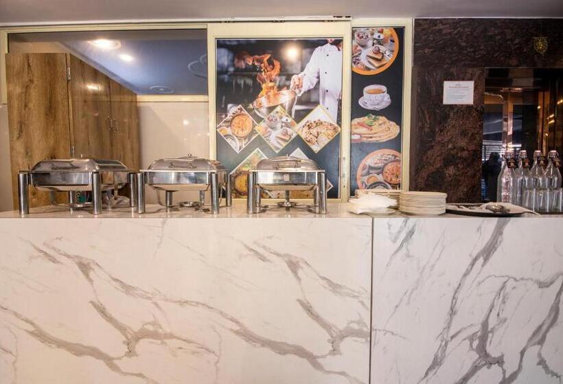 فندق B2l Hills At Tapoavn
