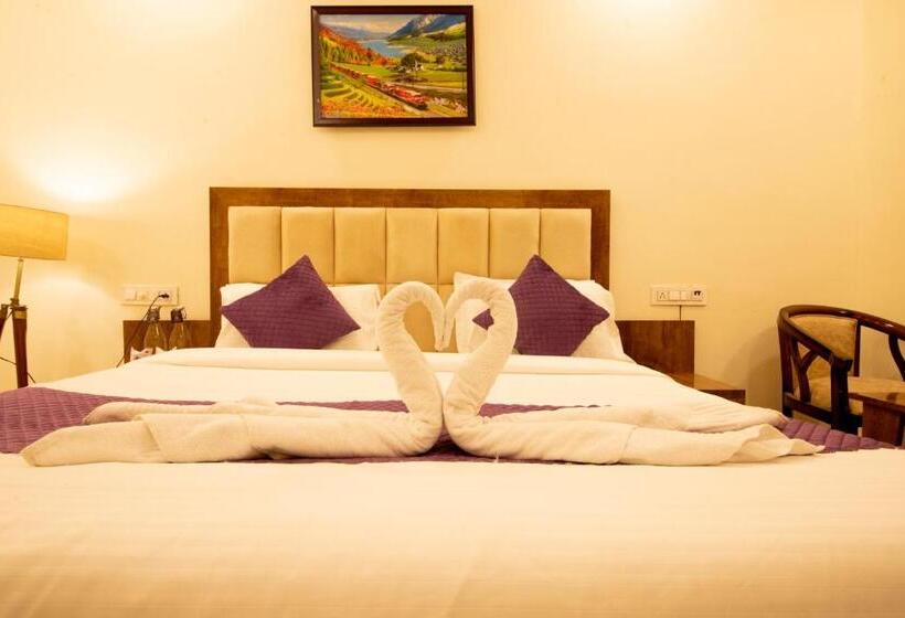 فندق B2l Hills At Tapoavn