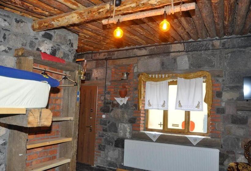 בית מלון כפרי Doğunun Taş Evleri