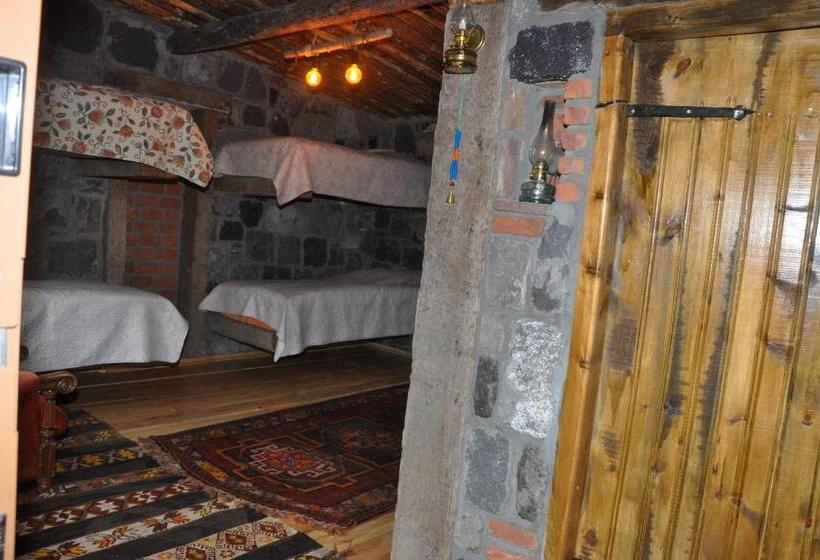 בית מלון כפרי Doğunun Taş Evleri