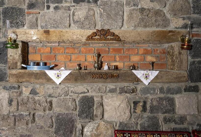 בית מלון כפרי Doğunun Taş Evleri