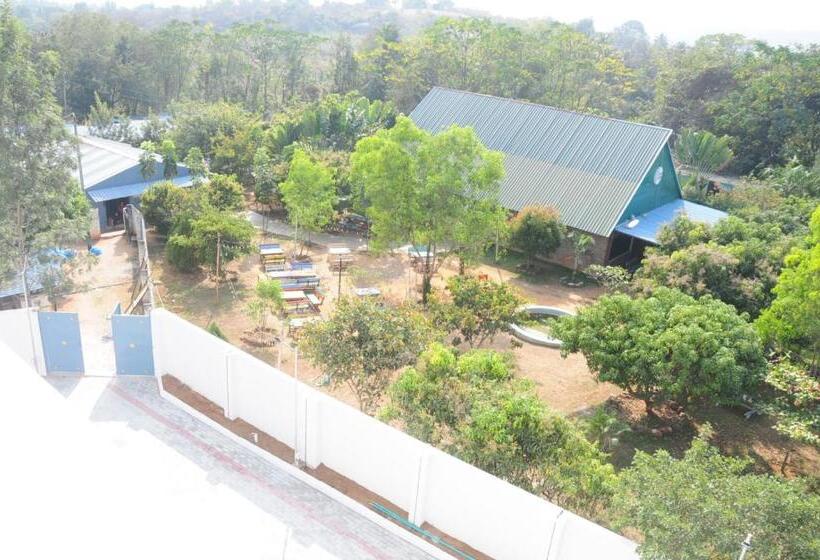 호텔 Nueva Boarding And Lodging