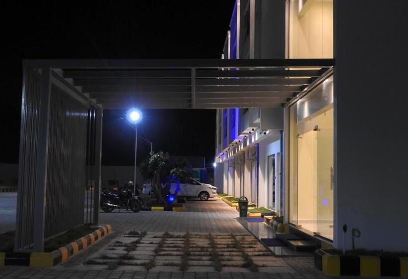 호텔 Nueva Boarding And Lodging