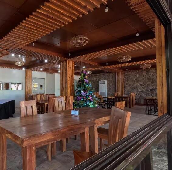 فندق The Blessed Purple Bamboo Beach Resort
