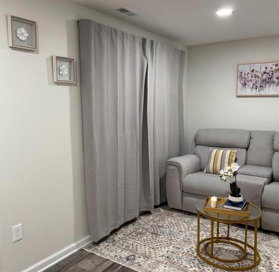 بنسيون Luxurious Basement Guest Suite In Elkridge