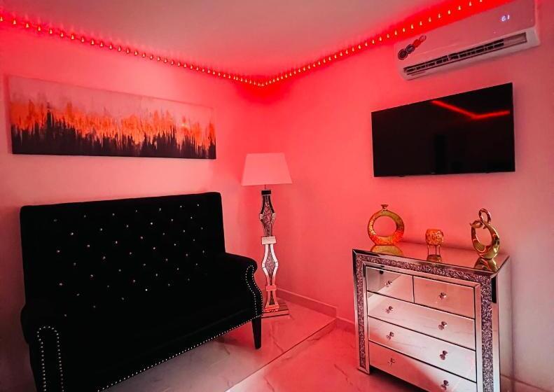 پانسیون Luxury Studio Only 5 Miles To Iah