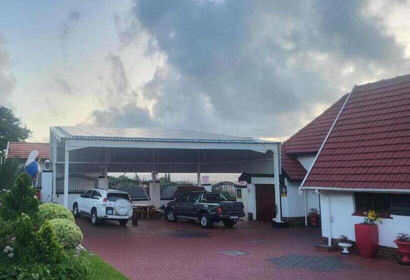 بنسيون Orca Estate Guesthouse Self Catering Accommodation