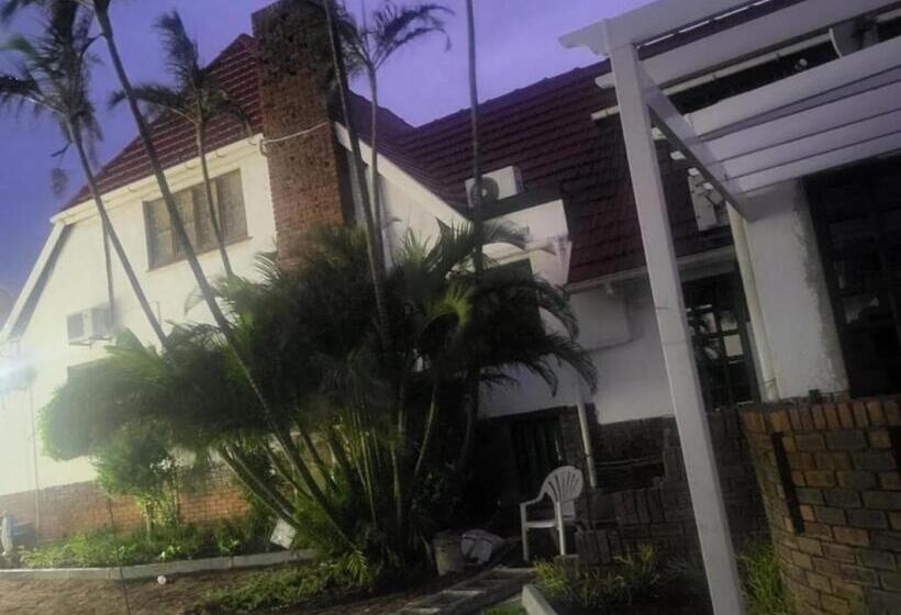 بنسيون Orca Estate Guesthouse Self Catering Accommodation