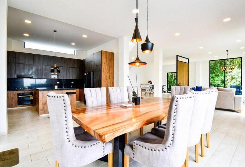 تختخواب و صبحانه Fantastica Habitacion Ecohotel !!