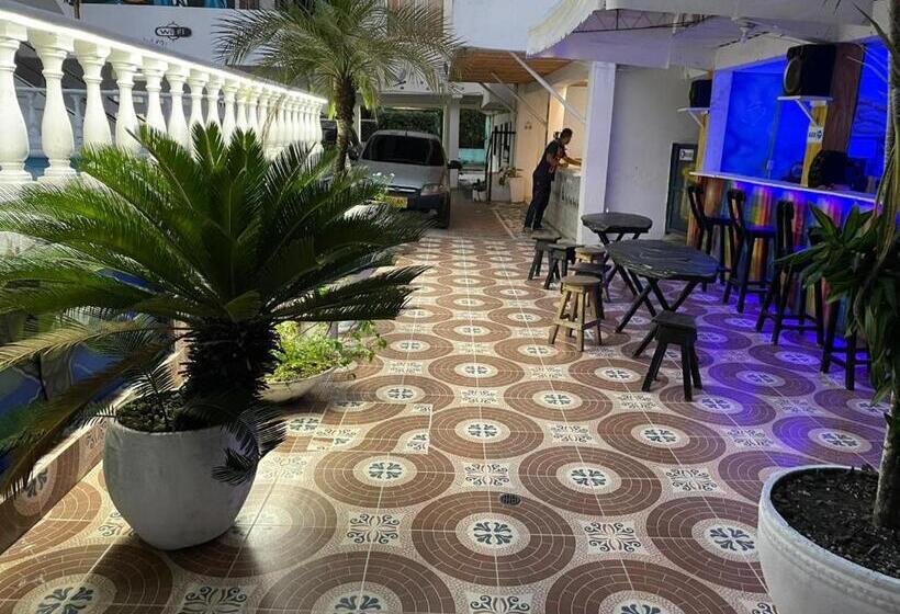 هتل Cabañas De Tolu