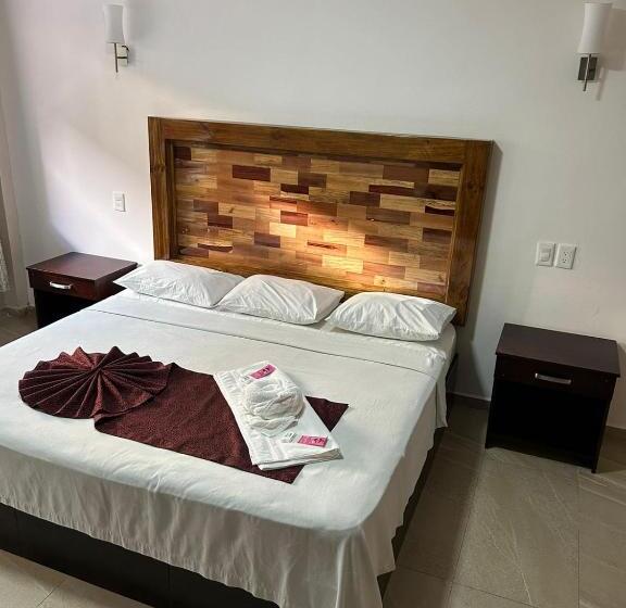 هتل Real Caribe Inn
