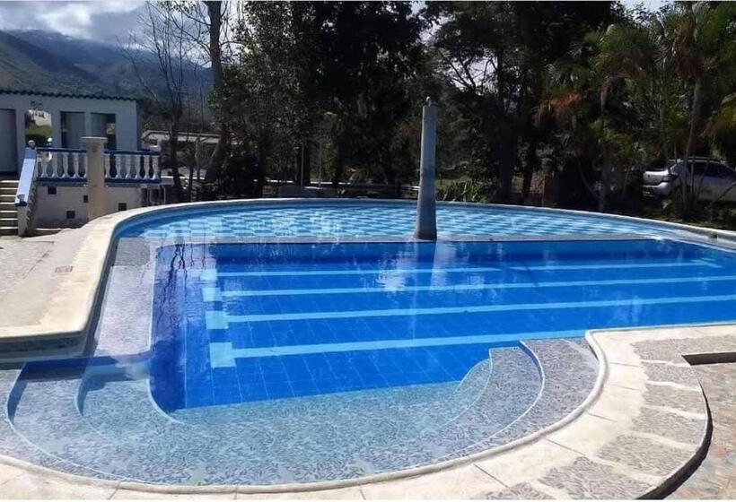 هتل Y Cabañas Rio Mayo