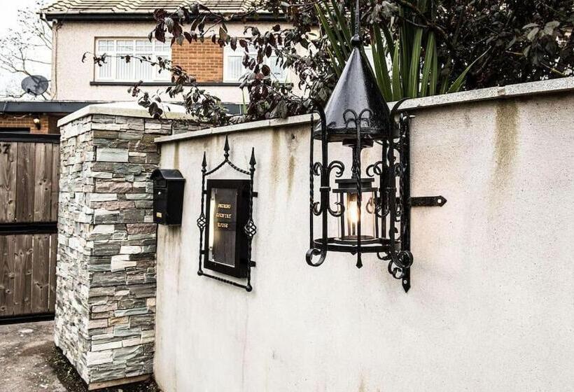 פנסיון Drumbo Country House