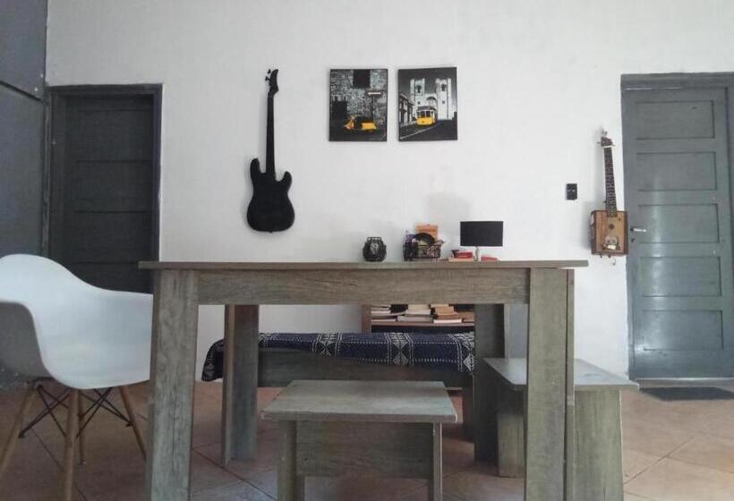 פנסיון Hostel La Escondida 094625953