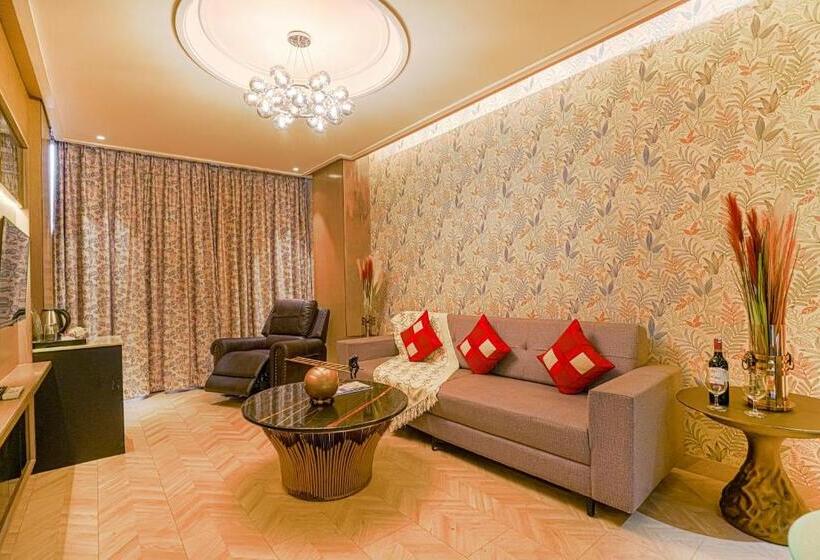 هتل Levelup Signature