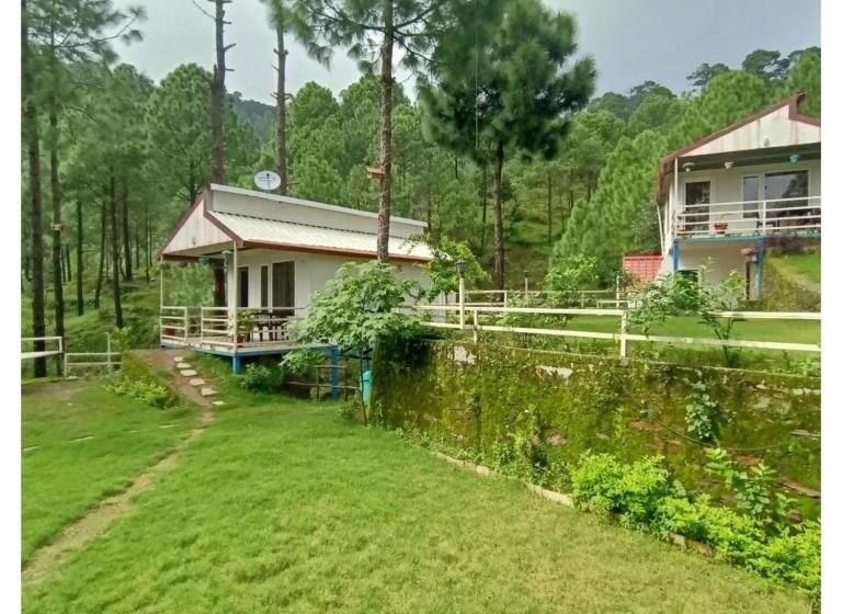 אתר נופש Ghughuti retreat