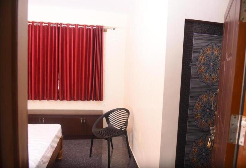 호텔 Shiva Deluxe Lodge