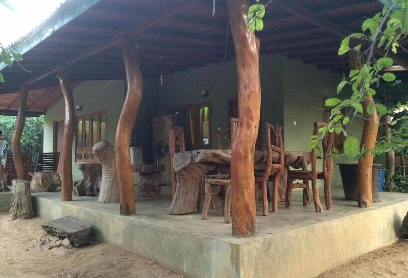 فندق Thimbiriwewa Eco Resort Wilpattu