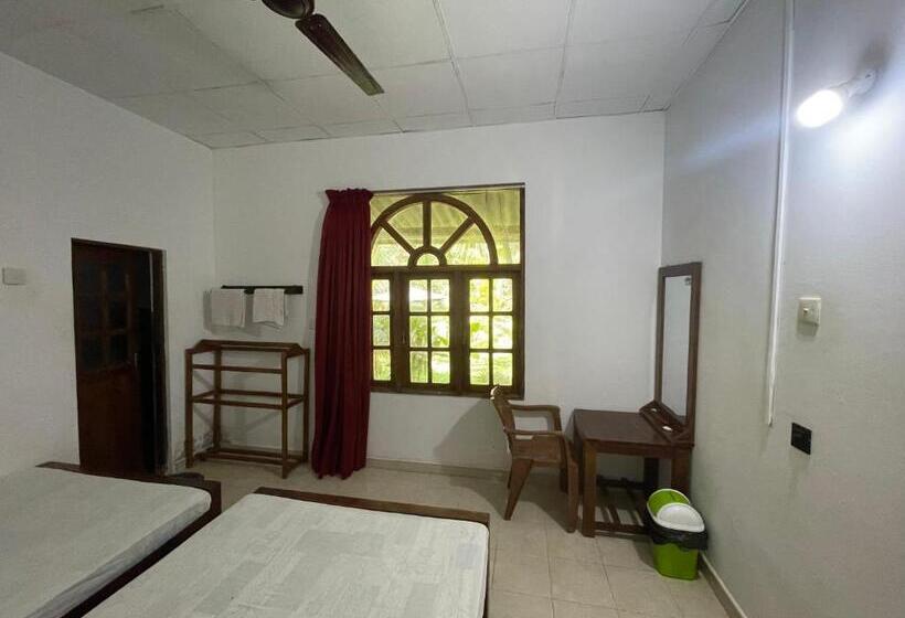 ペンション Bhawana Canal View Resort