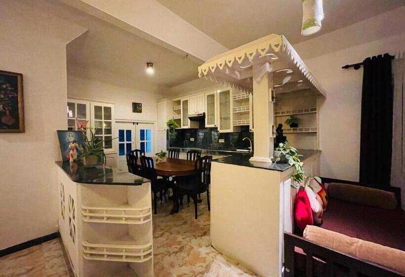 펜션 Christine Villa