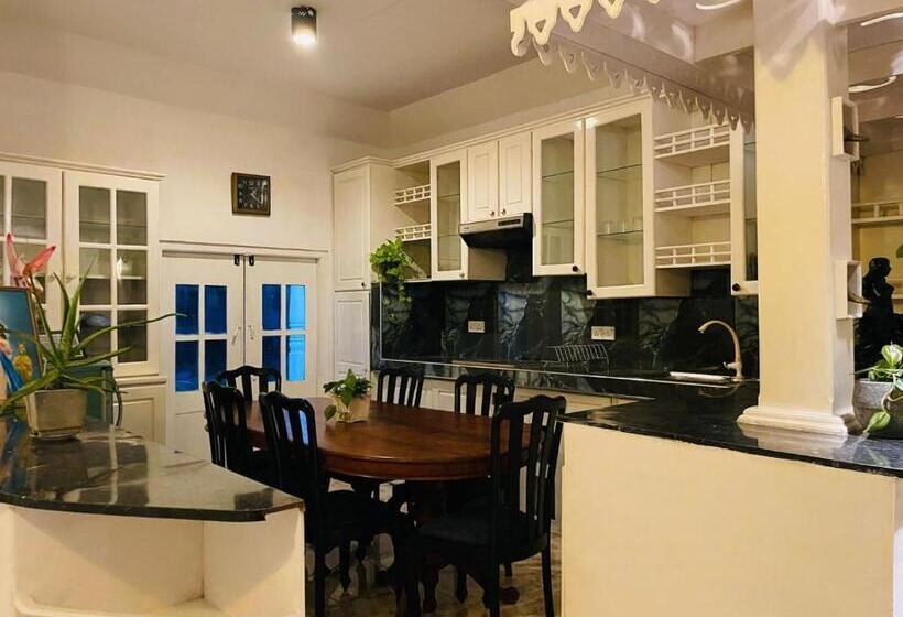 펜션 Christine Villa