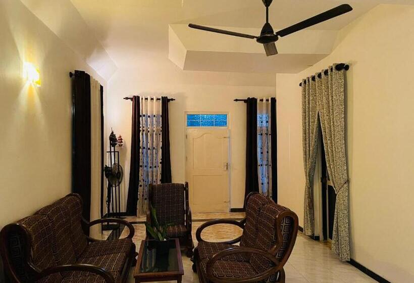 펜션 Christine Villa