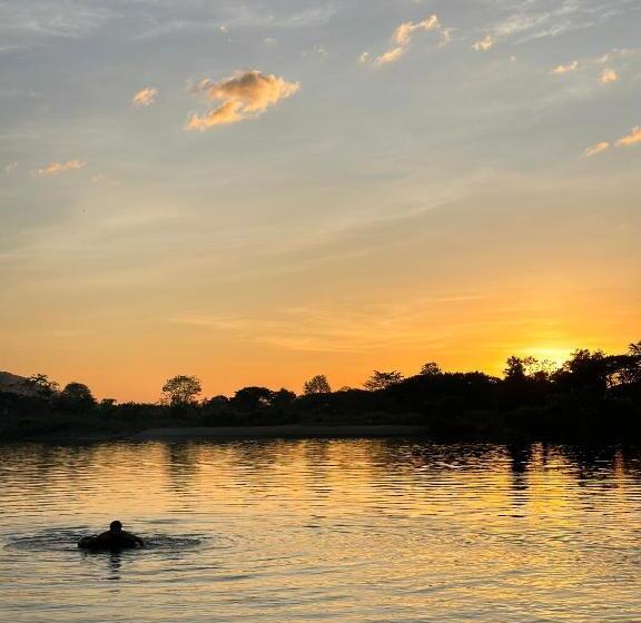 پانسیون Happy Bangalow Riverside