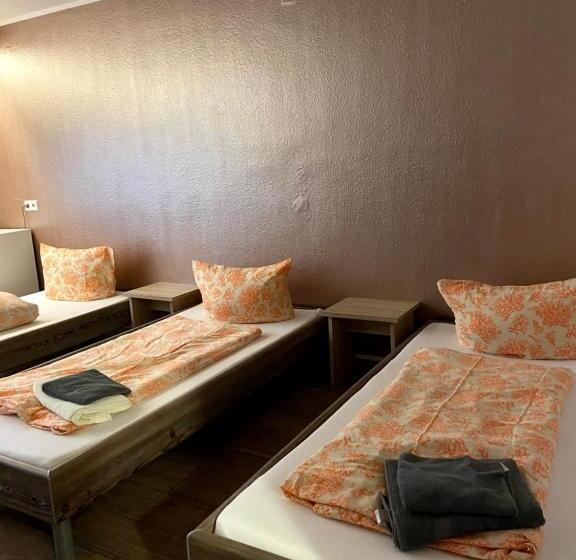 펜션 Monteurzimmer   Karlsbad