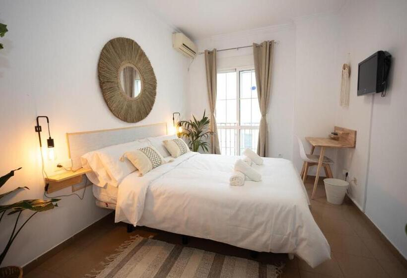 פנסיון Naim Guest House Nerja
