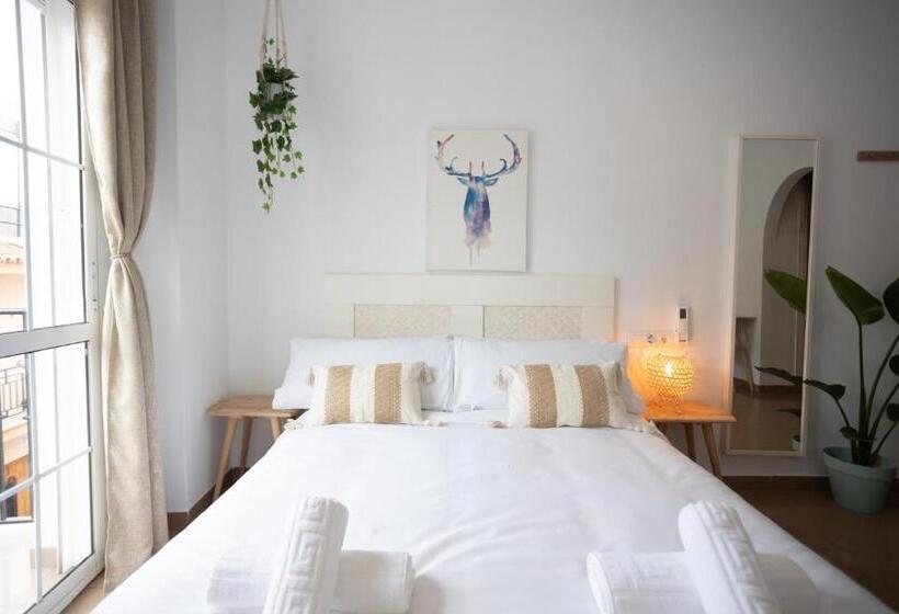 פנסיון Naim Guest House Nerja
