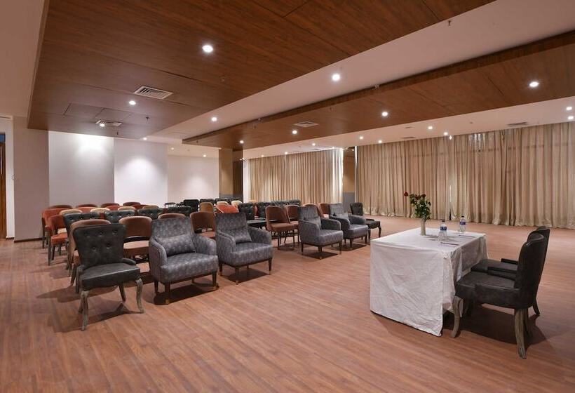リゾートホテル Clubhouse Hotel Morbi