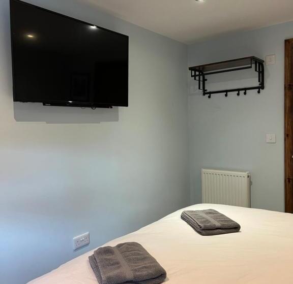 تختخواب و صبحانه Comus Inn