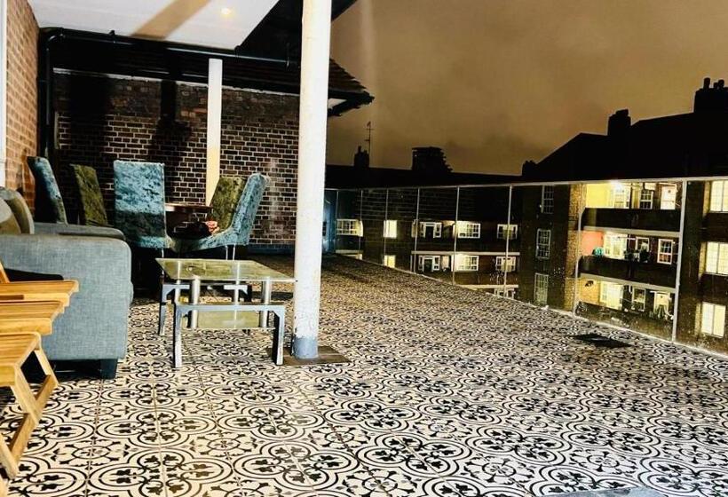 צימר City View Sunset Luxurious Apartment In London Zone 1 Including One Family Twin Room With Its Own St