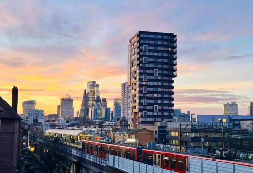 צימר City View Sunset Luxurious Apartment In London Zone 1 Including One Family Twin Room With Its Own St