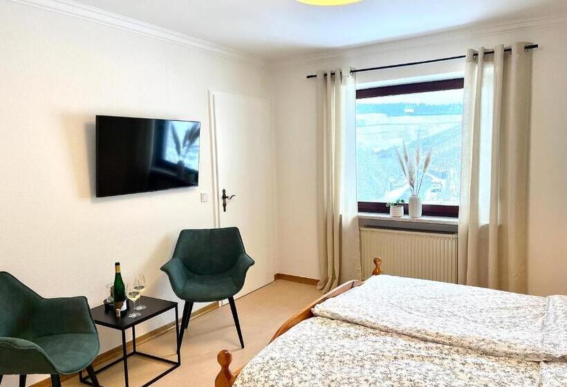 ベッドアンドブレックファースト Pension 1595 Im Weingut Botzet