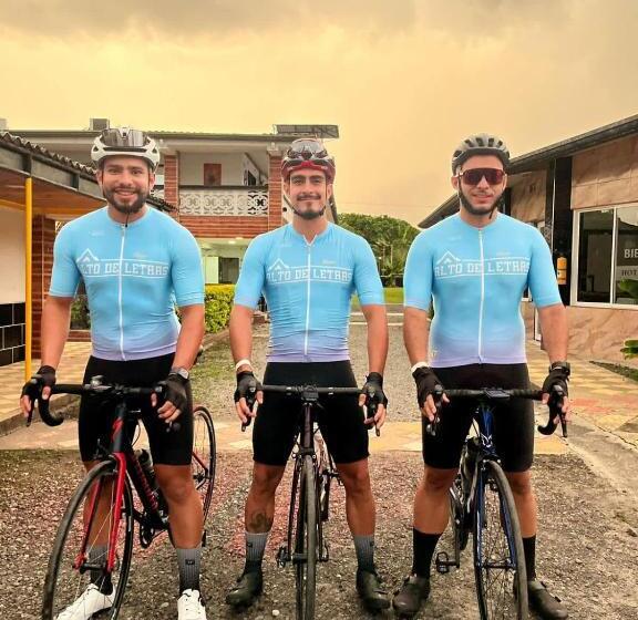 El Hotel De Los Ciclistas