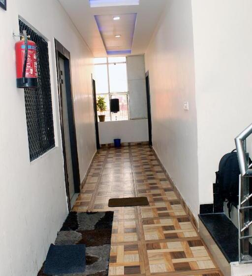 בית מלון כפרי Anand