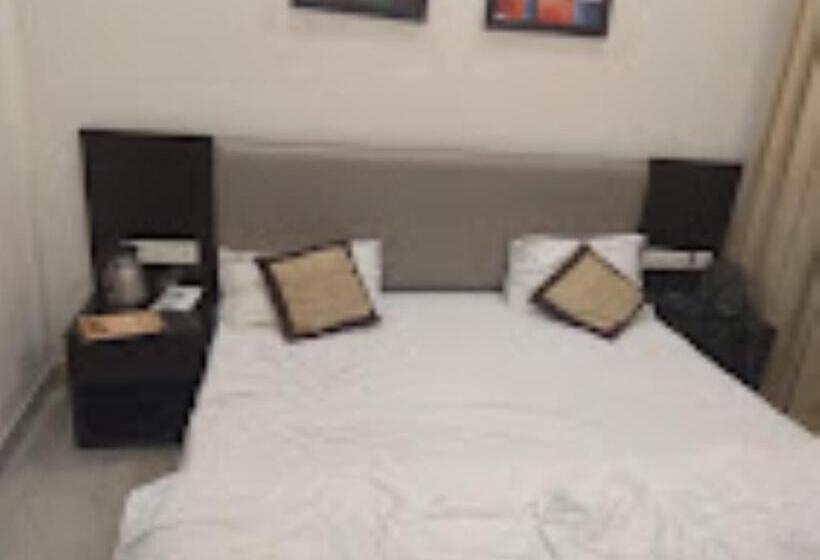 בית מלון כפרי Madhav Muskan Residency , Mathura